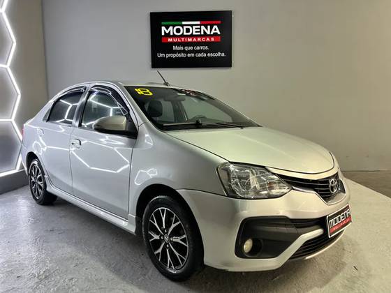 TOYOTA ETIOS 1.5 PLATINUM SEDAN 16V FLEX 4P AUTOMÁTICO